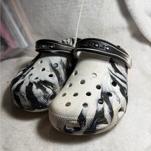 CROCS Kids' Black and White Marble Clogs